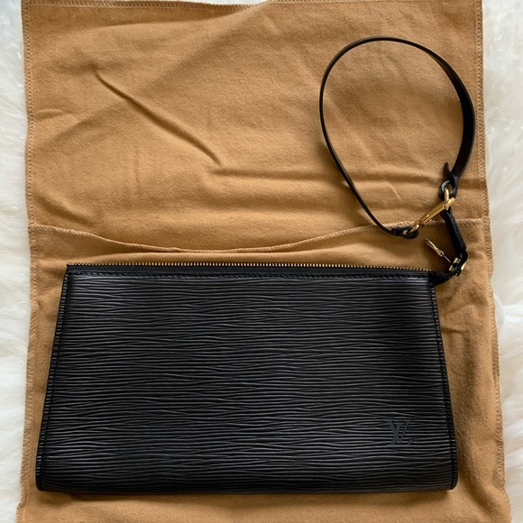 [SOLD] Louis Vuitton Epi black leather pochette - Picture 3 of 12